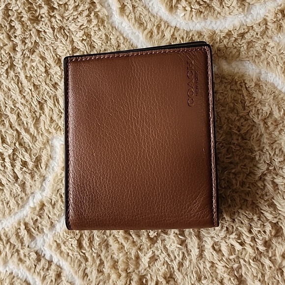 Coach Wallet in Dark Saddle Leather NWT - Picture 1 of 5